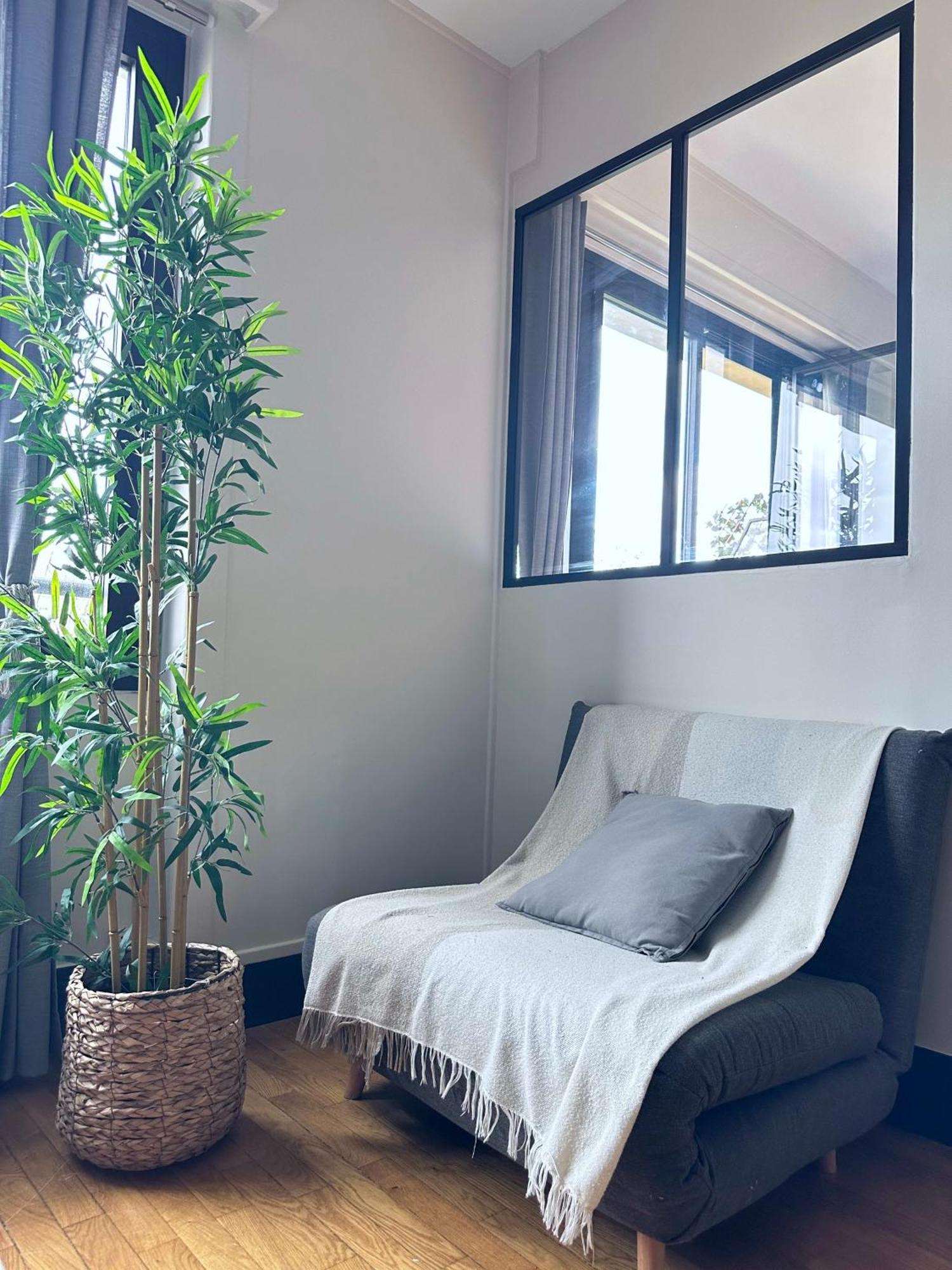 Stylish Apartment With A Balcony In Paris Exterior photo